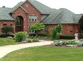 3247 Beach Lake Dr E, Milford, MI 48380