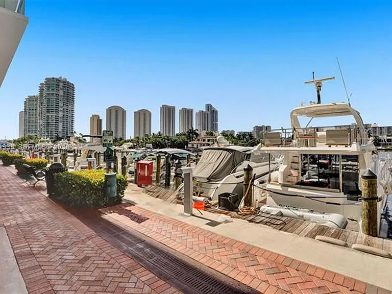 400 Sunny Isles Blvd #2021 — Photo 47
