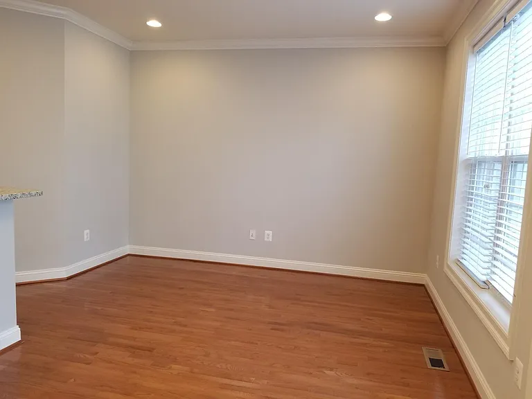 643 Pullman Pl — Photo 9