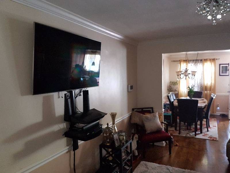 2nd image of 1309 Hicks St