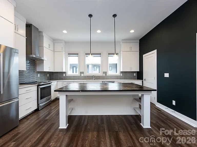 1207 E 36th St #3 — Photo 11