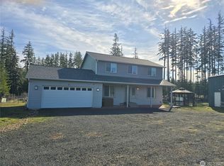 31 E Zephyr Ln, Grapeview, WA 98546
