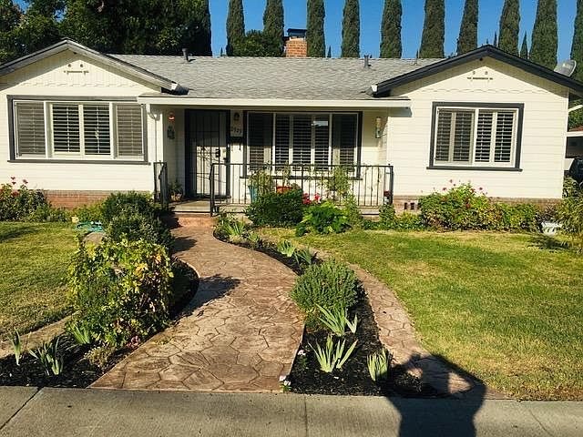 1st image of 2929 E Franklin Ave