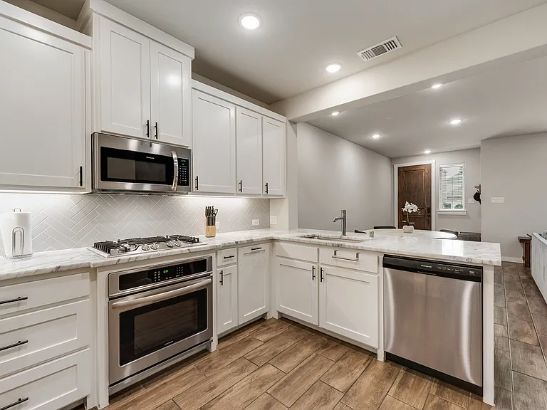 1319 Casselberry Dr — Photo 8