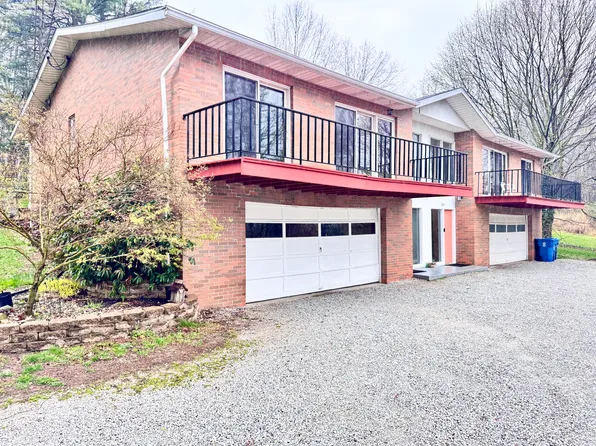 901 W Turkeyfoot Lake Rd #901, Akron, OH 44319