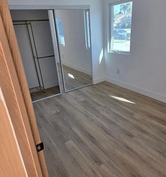 11912 Elkwood St — Photo 3