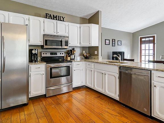3rd image of 3076 Curtis Knoll Dr