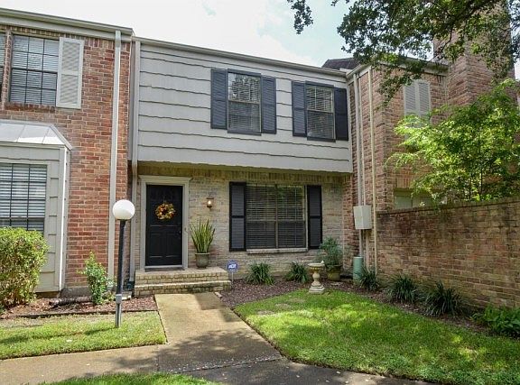 3rd image of 7505 Memorial Woods Dr