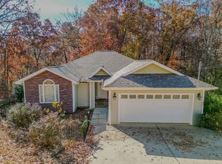805 Swann Rd, Dandridge, TN 37725