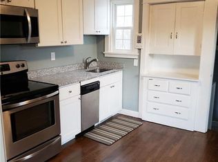 1 Colony Dr, Middletown, RI 02842