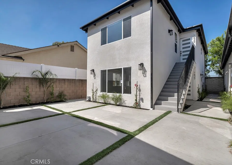 7829 Vassar Ave