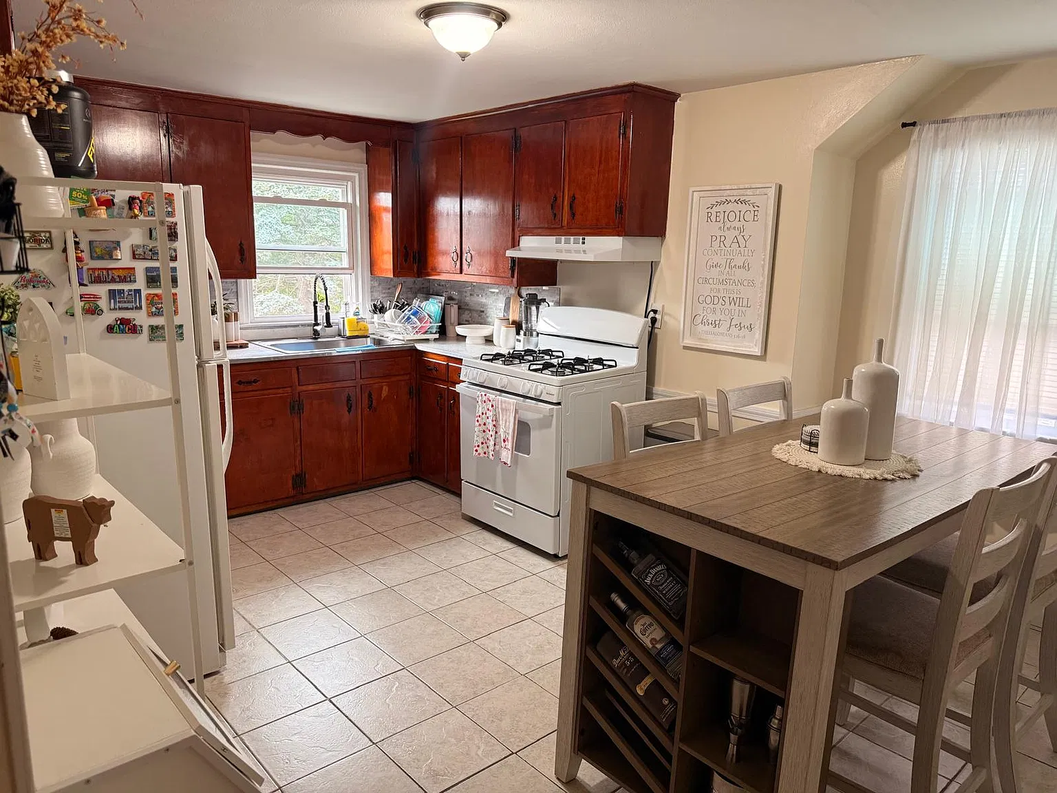 3 bed, $1,700 — Photo 2