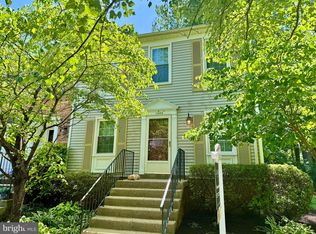 13909 Woods Run Ct, Centreville, VA 20121