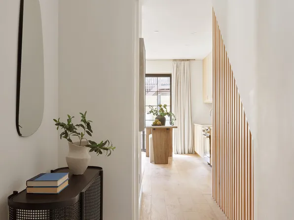 668 Baltic Street image 8 of 21