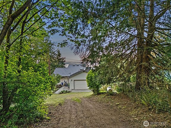 4th image of 31698 Sunrise Beach Court NE