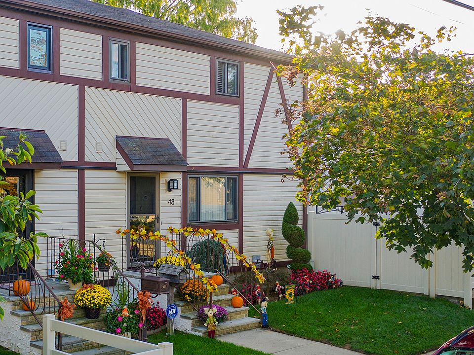 1st image of 48 Dreyer Ave