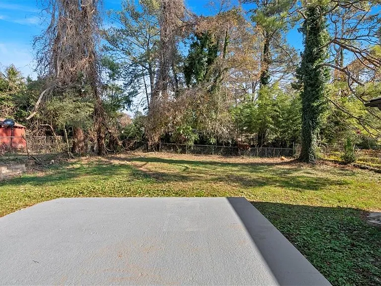 2142 Cloverdale Dr SE — Photo 15