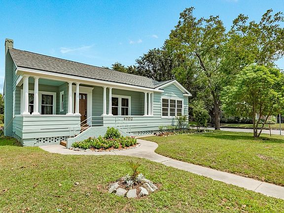 2nd image of 4702 Avenue Bernardo De Galvez