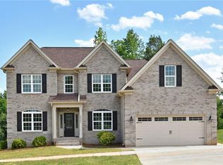 5620 Lauren Acres Ct, Winston Salem, NC 27103