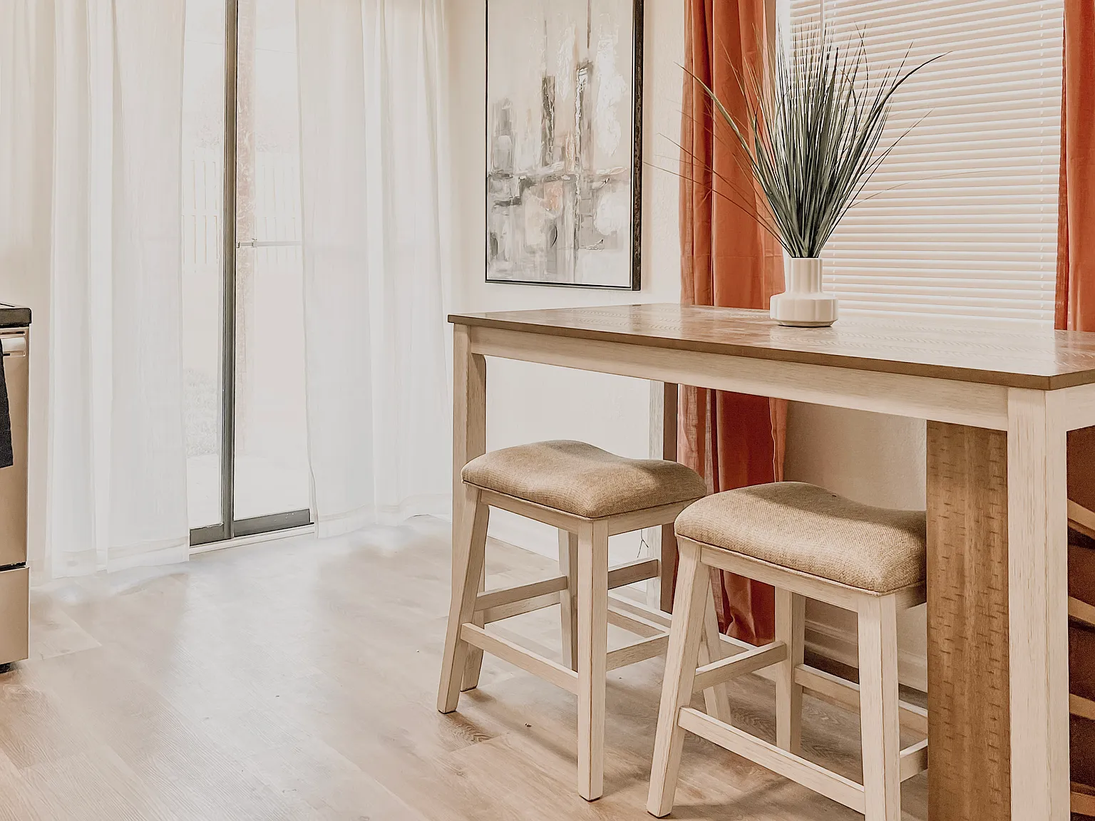 2 bed, 1000 sqft, $1,450 — Photo 4