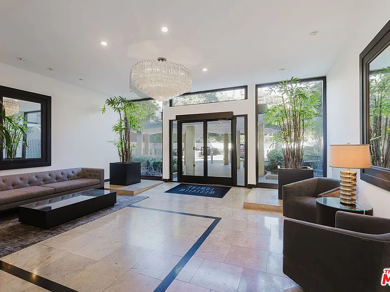 1155 N La Cienega Blvd #1207 — Photo 17