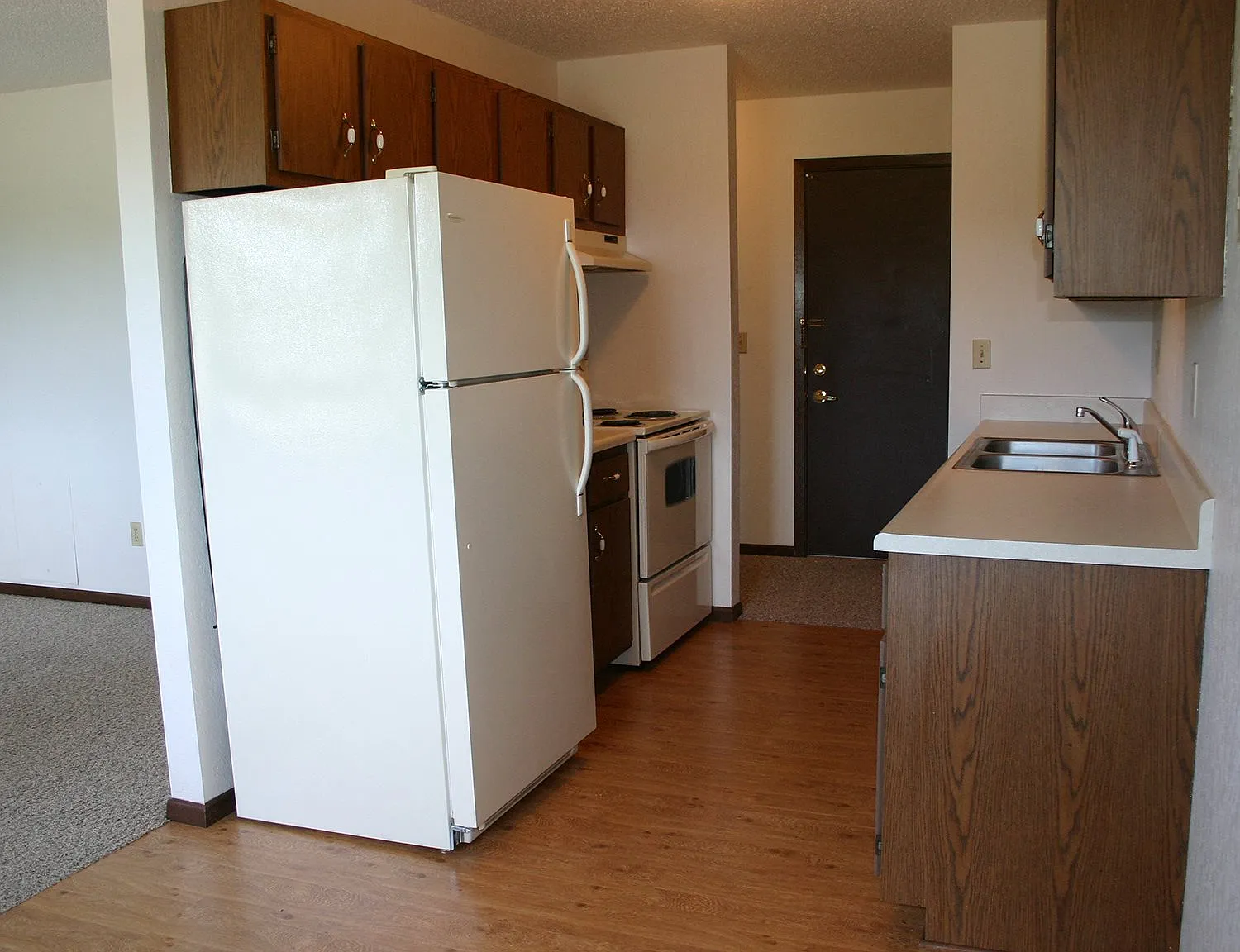 2 bed, 850 sqft, $775 — Photo 3