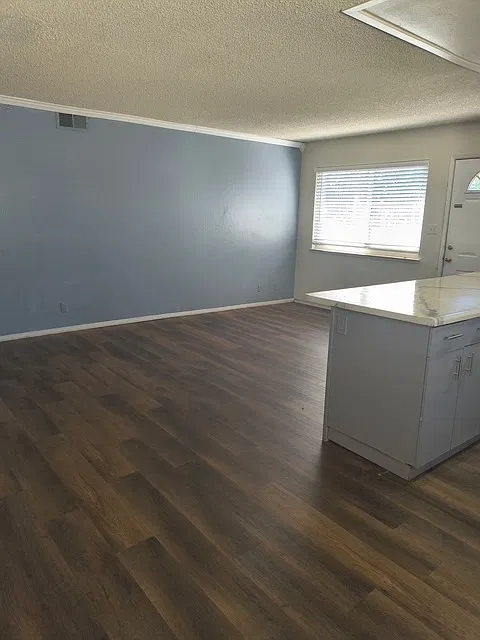 2 bed, 924 sqft, $1,635 — Photo 3