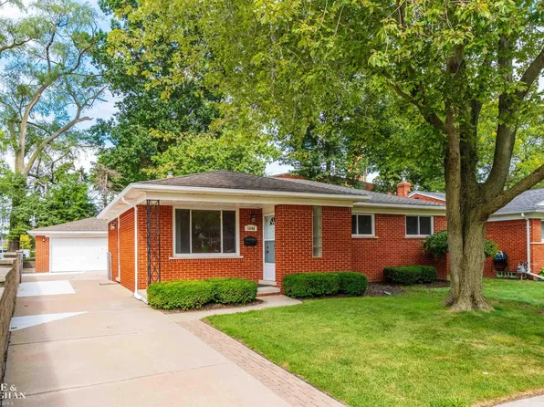 1846 Aline Dr, Grosse Pointe Woods, MI 48236