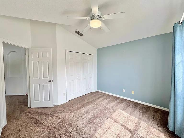 502 Viola Dr — Photo 32