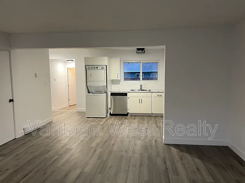 Building Photo - 3713 24th Ave #2