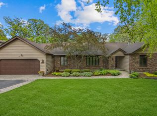 655 Oakview Dr, Algonquin, IL 60102