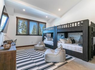 10129 Corrie Ct, Truckee, CA 96161