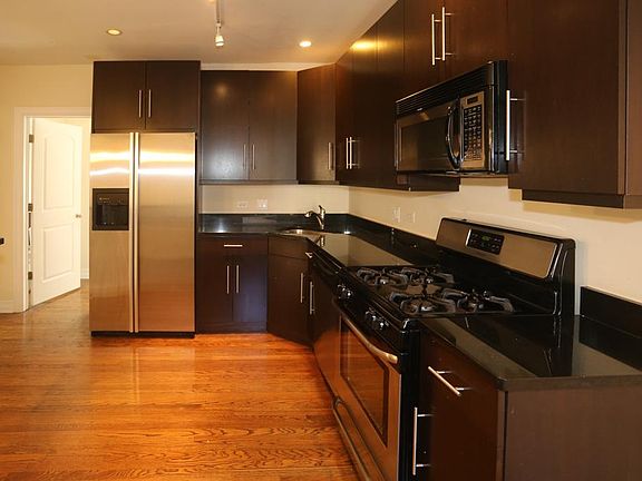 4th image of 3818 N Sheffield Ave #1Y