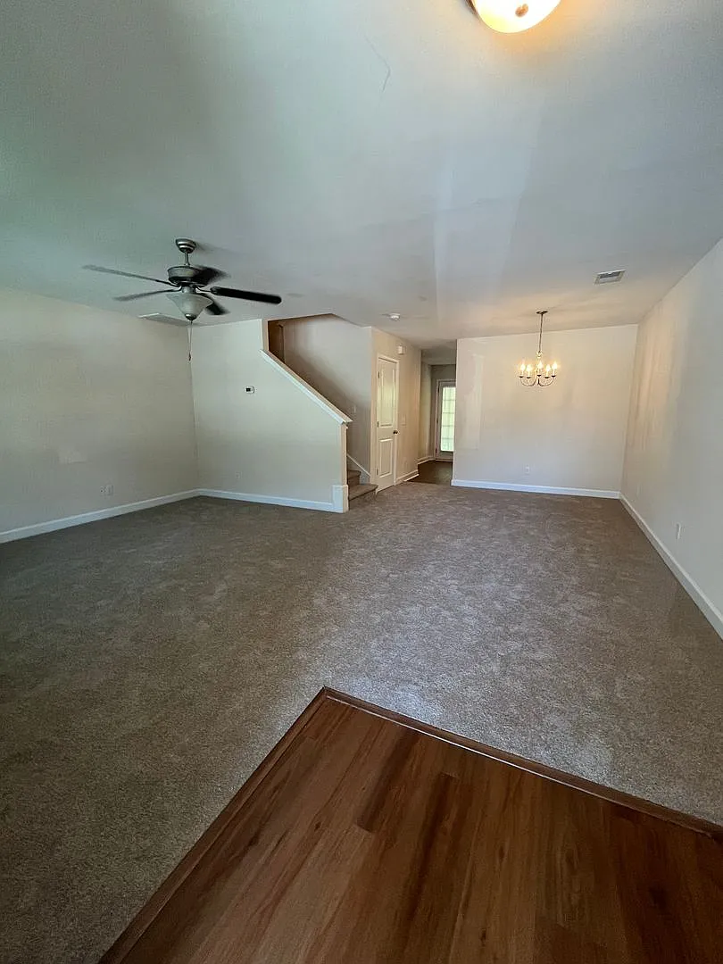 3 Bedroom, 2.5 Bath Townhome — Photo 3