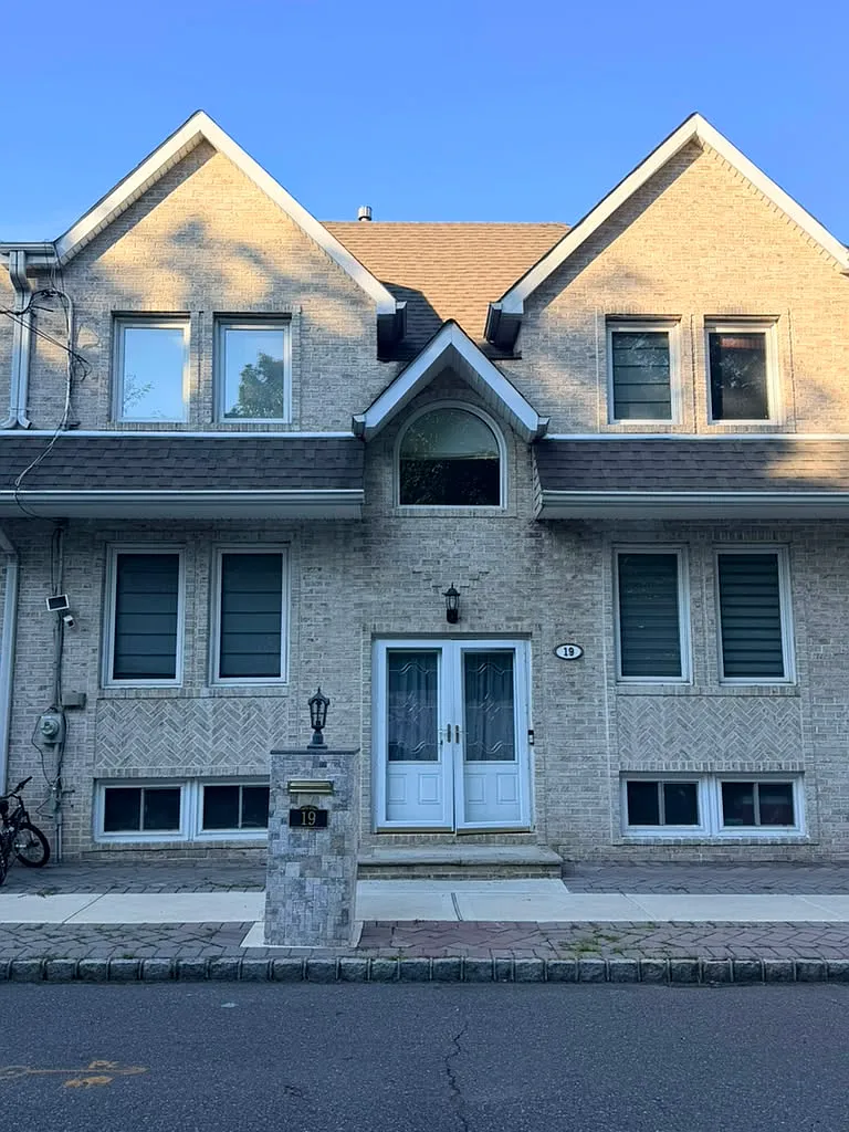 3 bed, 2.5 bath, 1560 sqft, $3,990 — Photo 1