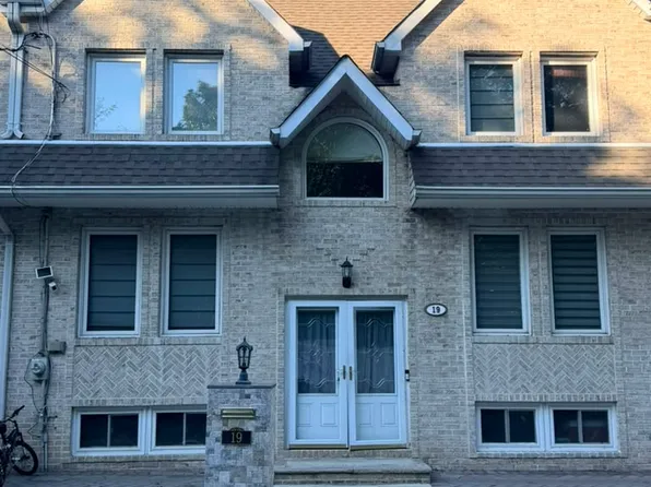 19 Junction Ct, Staten Island, NY 10306