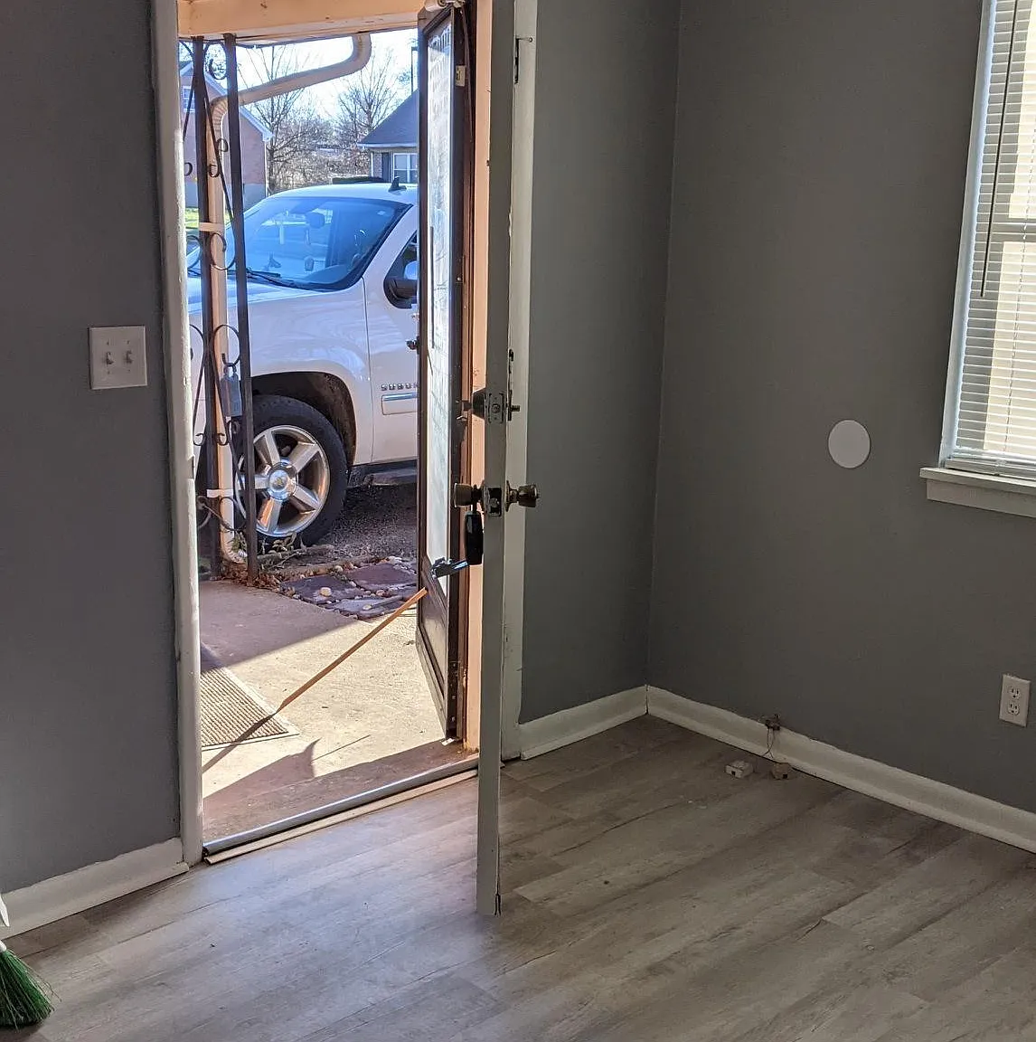 2 bed, 850 sqft, $986 — Photo 2