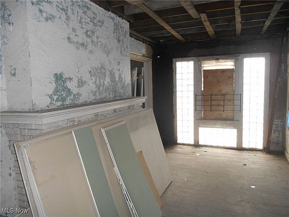 29th image of 1683 Juanita Ave