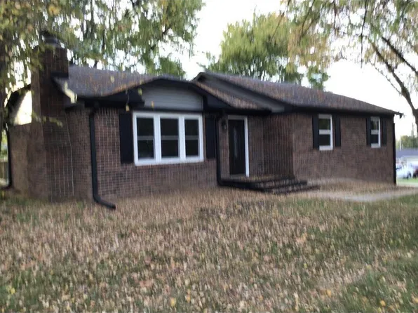 102 Pilgrim Ct, Greenwood, IN 46142