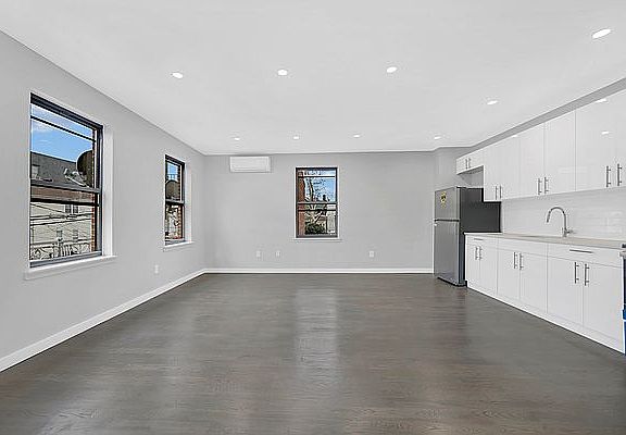 5th image of 759 E 235th St Floor 2