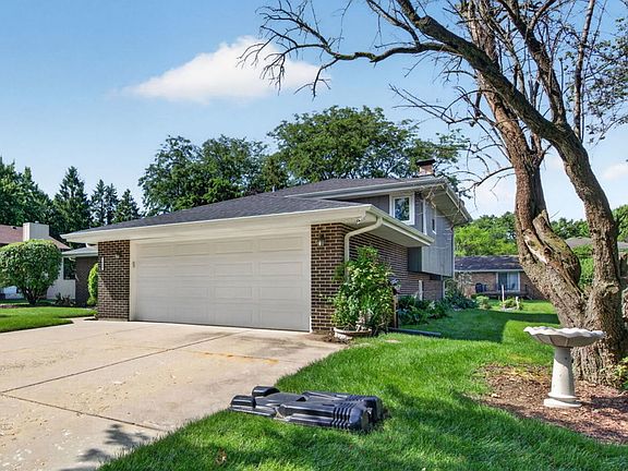 3rd image of 1609 Briarcrest Ln