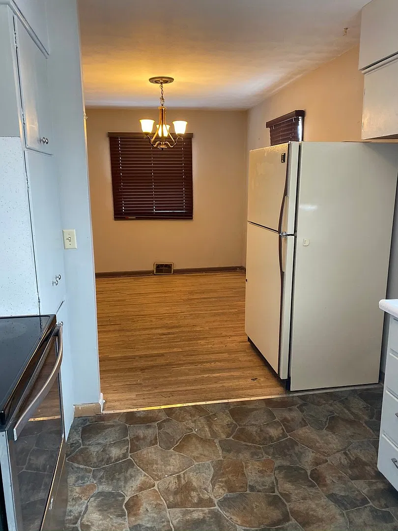 4 Bedroom | 2 Bath | Large Fenced In Yard | West — Photo 3