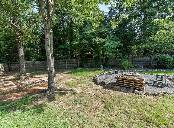 4th image of 5729 Kemp Mundy Ln