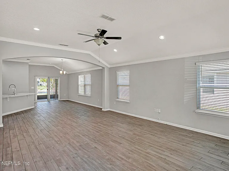 80 Balmoral Castle Dr — Photo 3