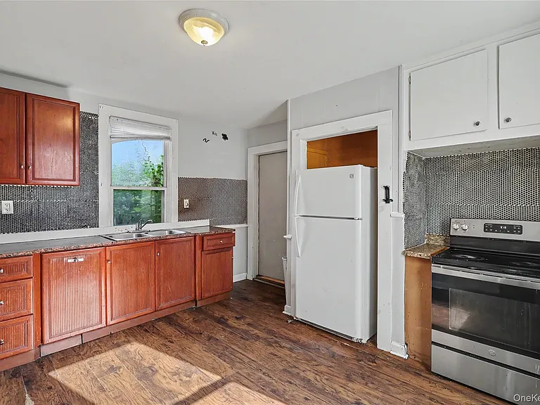 39 Spruce St — Photo 30