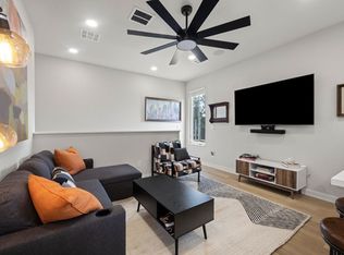 611 SW 2nd St, Bentonville, AR 72712