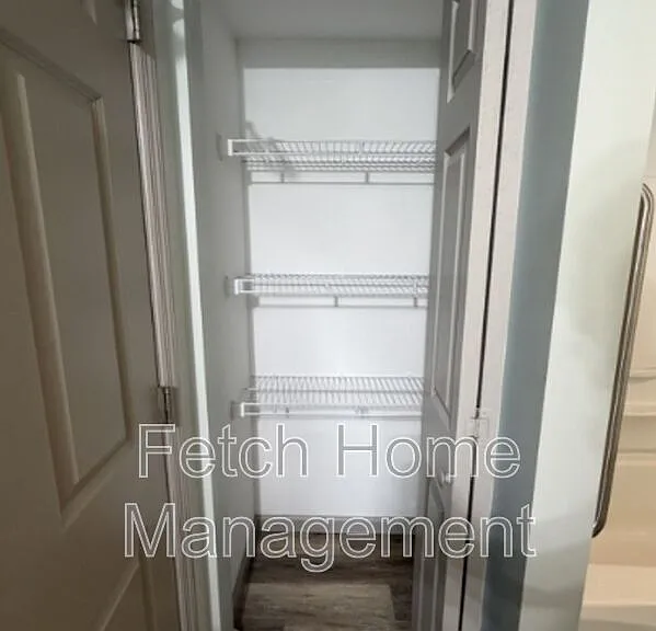34 N Lee St — Photo 23