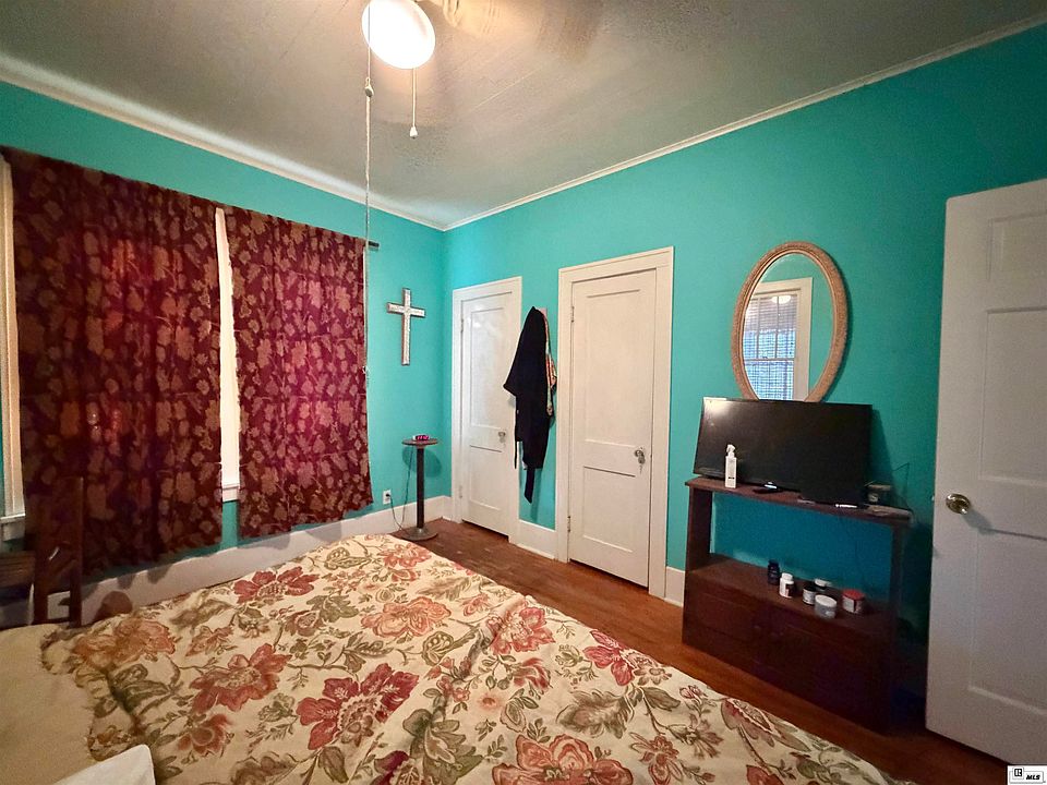 19th image of 148 2nd St