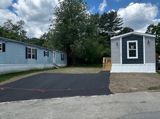 214 Shoreline Dr, North Billerica, MA 01862