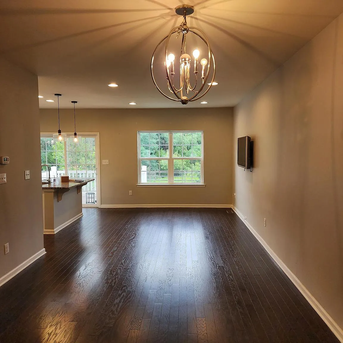 3 bed, 2.5 bath, 2280 sqft, $3,450 — Photo 3